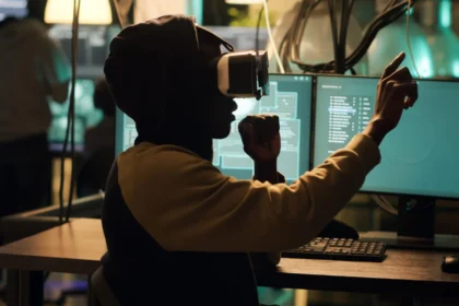 editor benjamin tech guru keezy.co